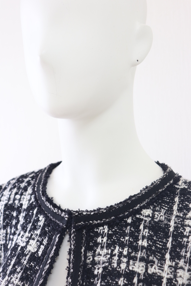 極美品✨FOXEY フォクシー 27429 ニットジャケット M 黒×白ライン 極美品✨FOXEY フォクシー 27429 ニットジャケット M 黒×白