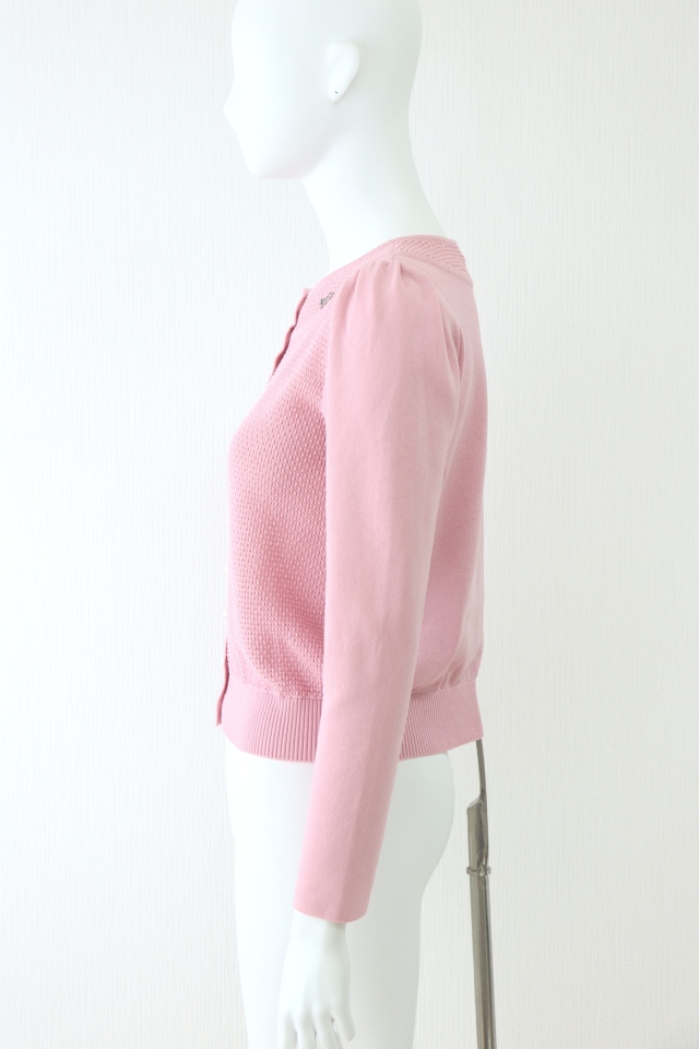 美品 23SS Rene ルネ パールボタンカーディガン ロゴプレート長袖 白 Rene ルネ 長袖 カーディガン ロゴボタン 白 M 日本製 美品 23SS