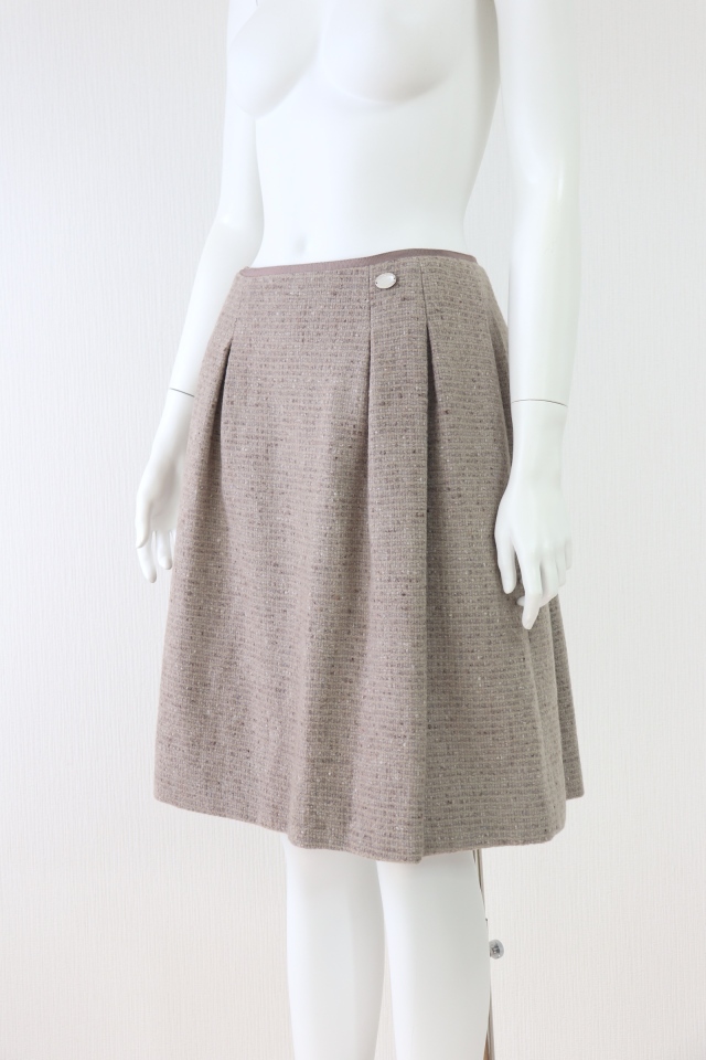 タグ付き✨希少サイズ フォクシー マカロンシック ウールタックスカート 42 タグ付き✨希少サイズ フォクシー マカロンシック ウール