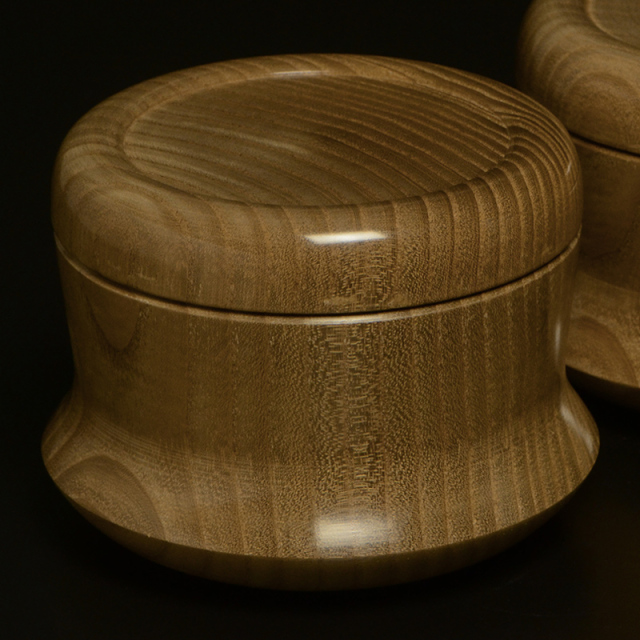 キハダ本因坊型碁笥　極上（38号）