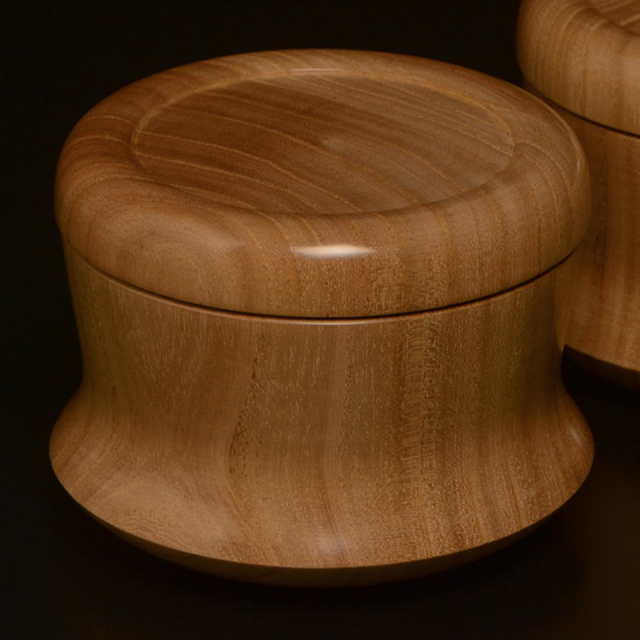 栴檀本因坊型碁笥　極上（36号）