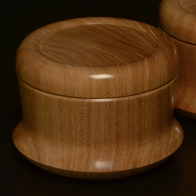 栴檀本因坊型碁笥　極上（38号）