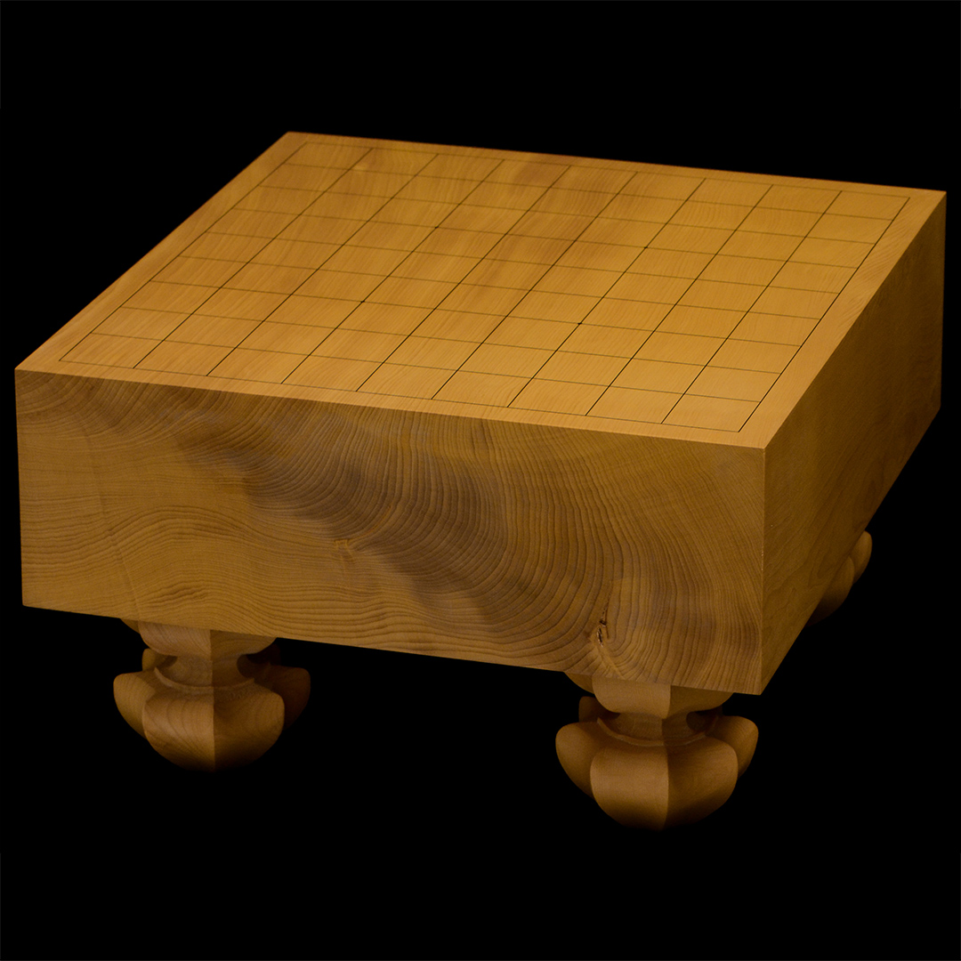 本榧足付将棋盤　3寸7分（追柾）　sa30019