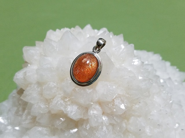 ペンダントトップ