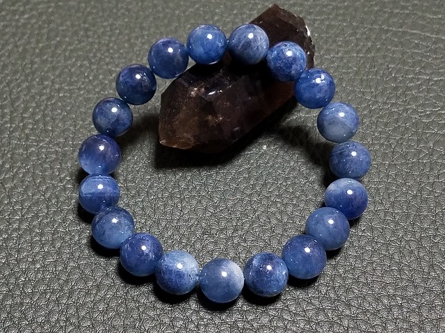 ディープブルーアクアマリン