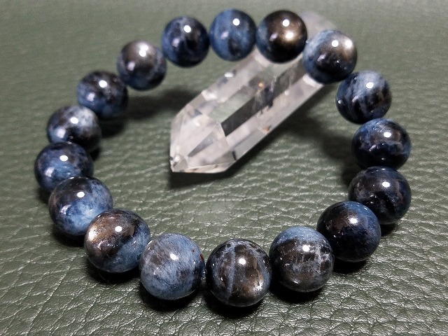 ブラックアクアマリン