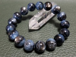 ブラックアクアマリン