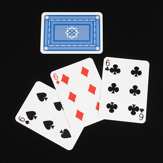 C5605 4枚の変化するカード