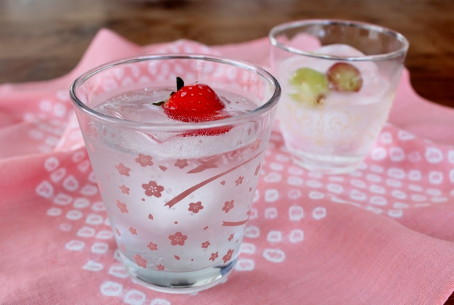 8ラージキューブ アイストレイ