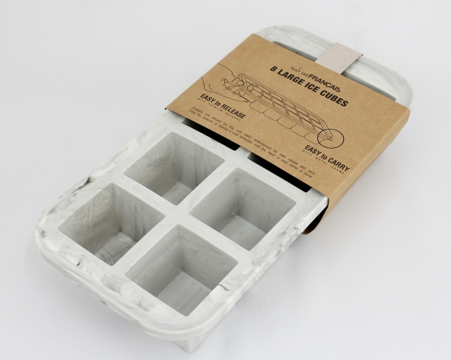 8ラージキューブ アイストレイ