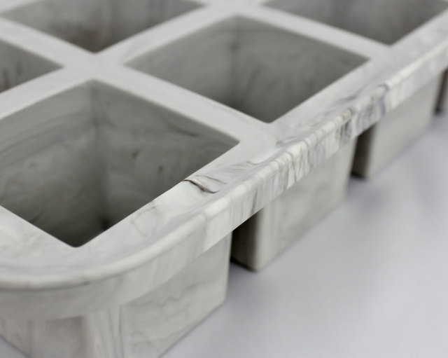 8ラージキューブ アイストレイ