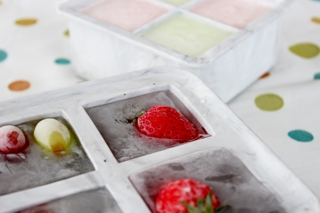 8ラージキューブ アイストレイ