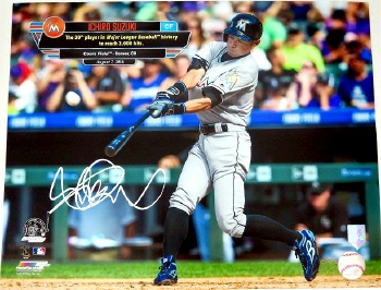 イチロー直筆サインメジャー3000本安打瞬間写真（28X36cm）
