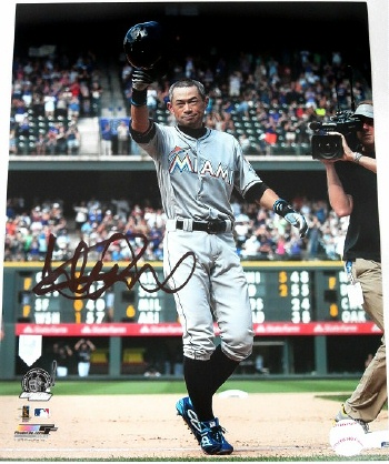イチロー直筆サインメジャー3000本安打記念写真（28X36cm）