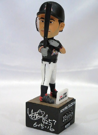 イチロー直筆サイン4257本達成日書込み2016年配布バブルヘッド人形