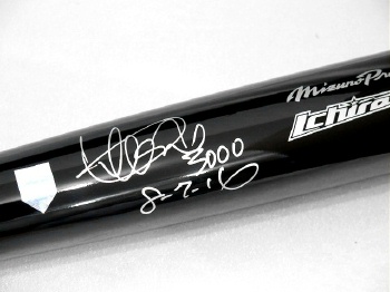 イチロー直筆サイン3000本及び達成日付書込み試合モデルバット