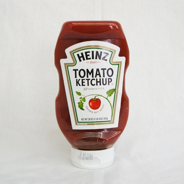 逆さまボトル！ハインツ） イージースクイーズ トマトケチャップ　５６７ｇ