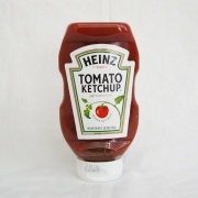 逆さまボトル！ハインツ） イージースクイーズ トマトケチャップ　５６７ｇ
