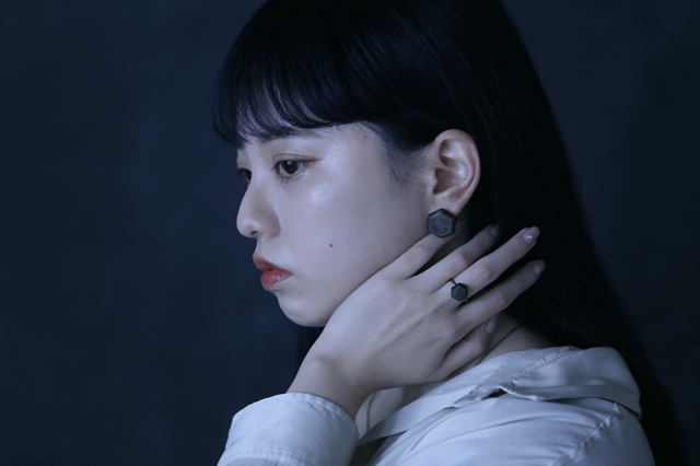 lanz m.m.d. / 六角形のアクセサリー / 陶器のイヤリング