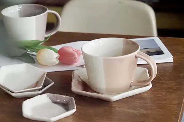 まるでカフェ気分なワンプレートセット」マルチカップ・パンプレート