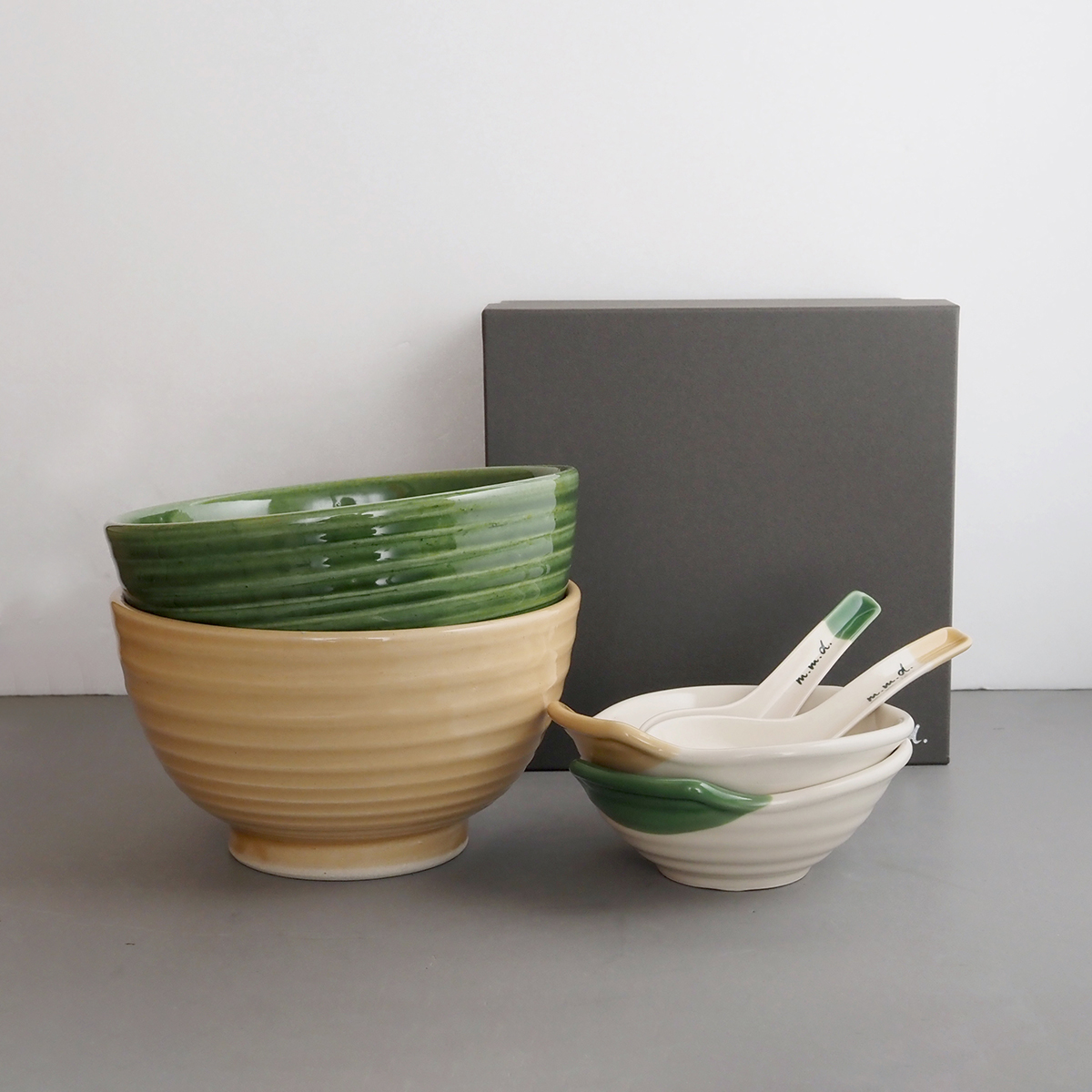 「しっかり食べてね」rokurome ラーメンどんぶり・れんげ・とんすいのペアセット / true colors line / 熨斗＆ギフトボックス付き / 瀬戸焼