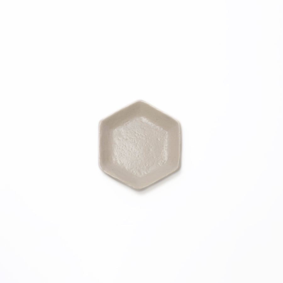 六角豆皿 / ベージュ / muted colors line / 瀬戸焼