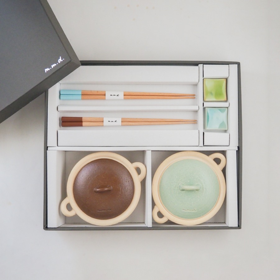 「素敵な朝食」目玉焼き鍋・箸・箸置きセット / true colors line / ギフトボックス＆熨斗付き / 瀬戸焼