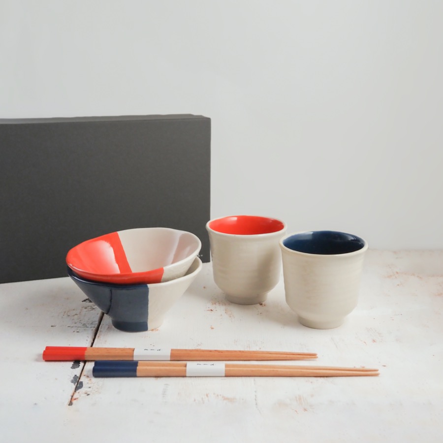 「いつまでも仲良くいてね」てのひら茶碗・すずらん湯呑み・箸のむつみ揃えセット / ギフトボックス&熨斗付き / true colors line / 瀬戸焼