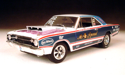1/18　HIGHWAY 61 1968 DODGE HEMI DART 　MR 4 SPEED　　18-27