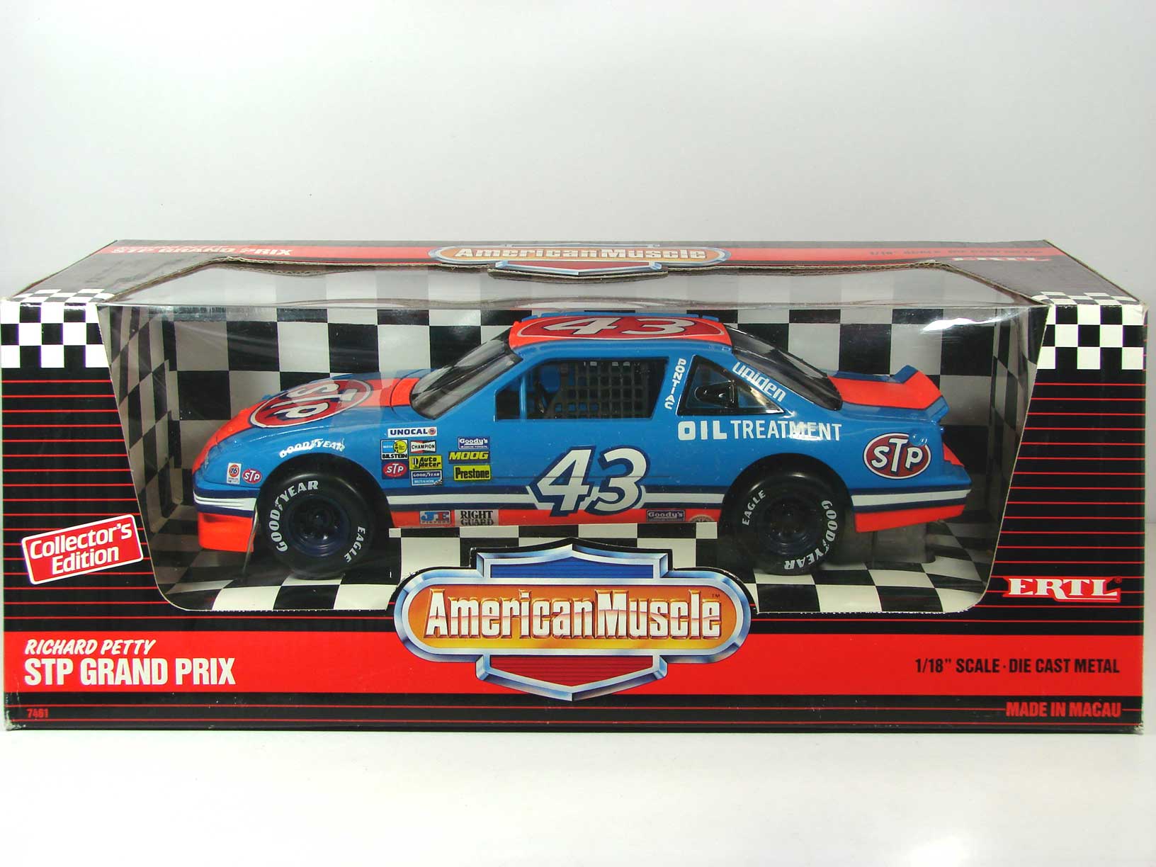 1/18  ERTL　 Richard Petty STP Pontiac　リチャード　ペディ　18-76