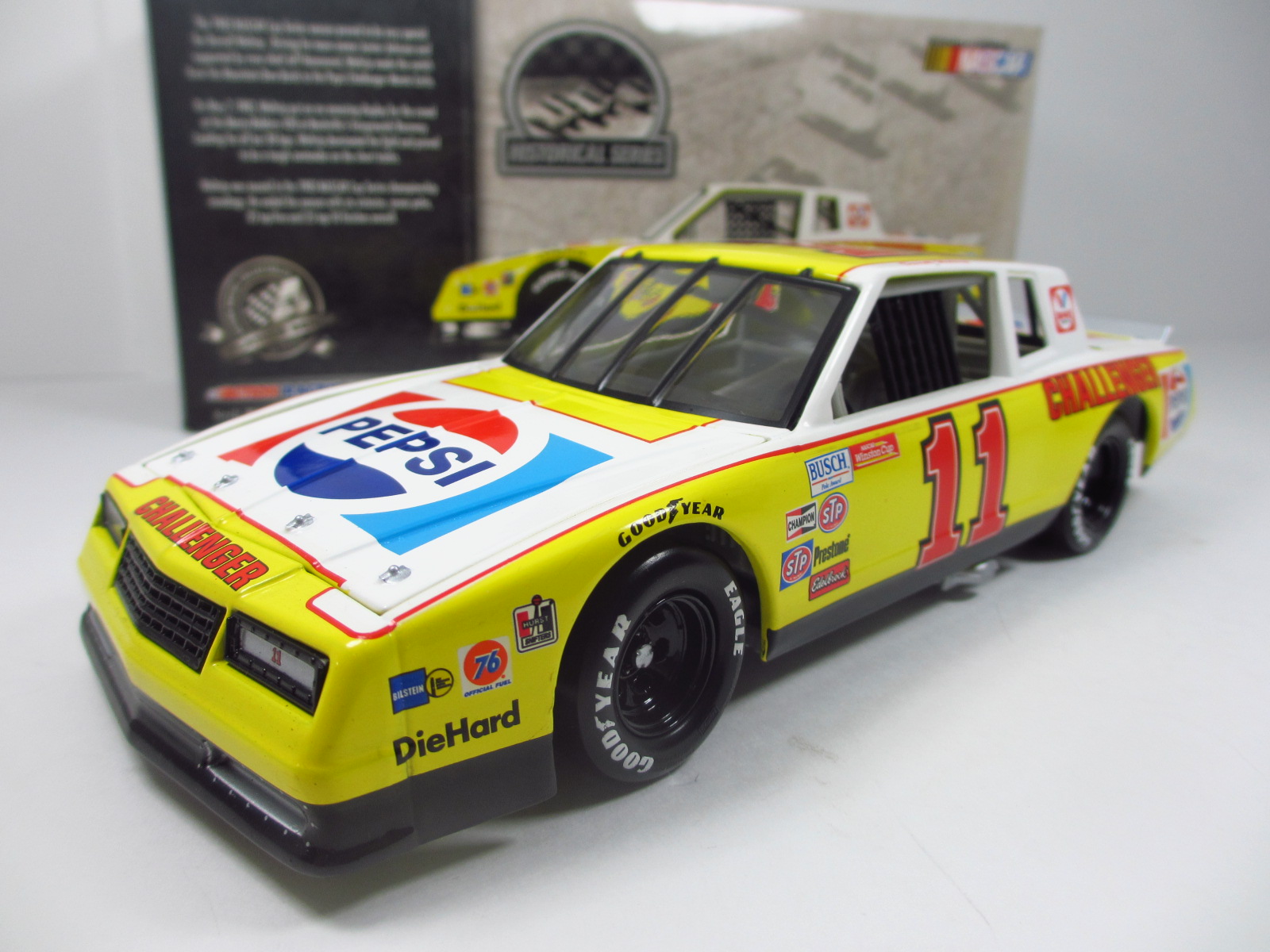1/24 ACTION  #11　1983　Darrell Waltrip  PEPSI CHALLENGER 　24-38