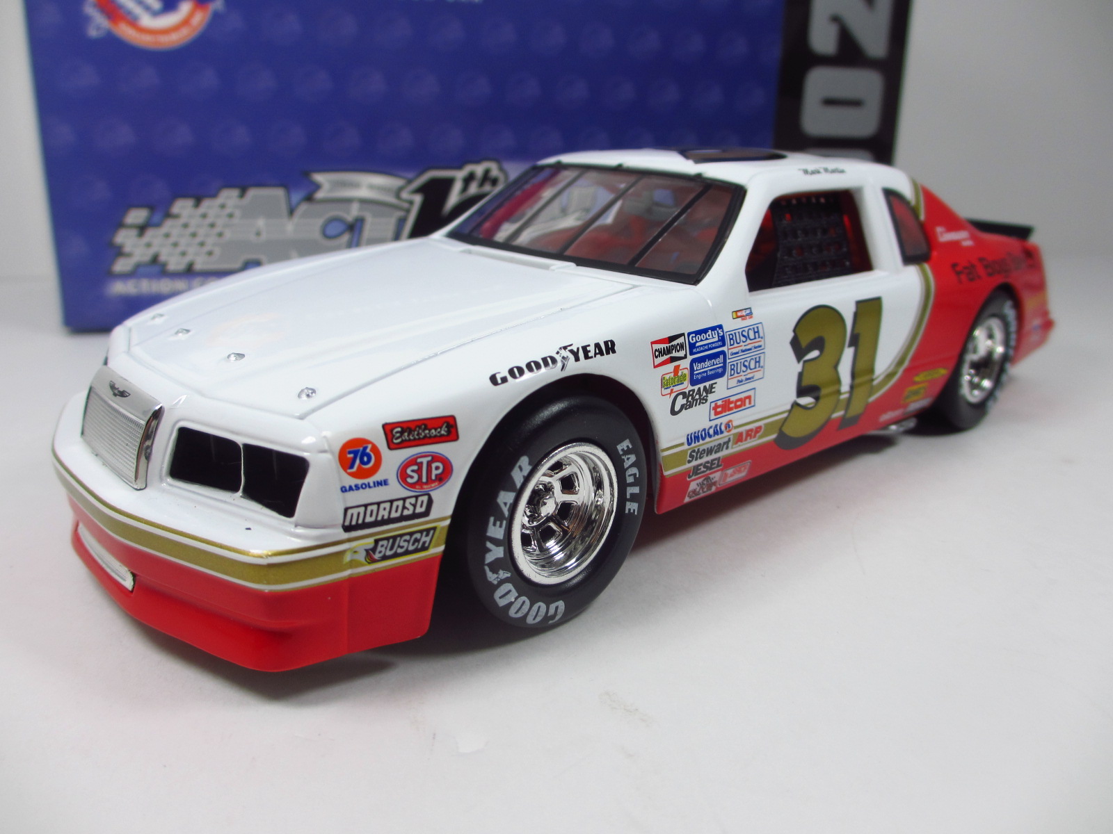1/24 ACTION  #31 1986 Mark Martin  Fat Boys BBQ  Ford Thunderbird   24-43
