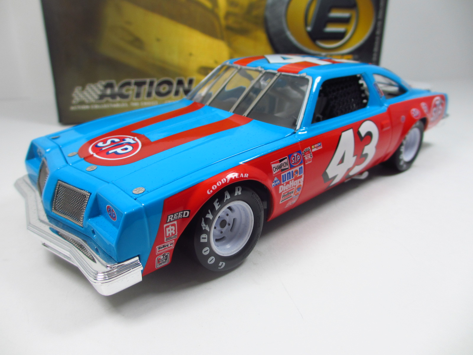 1/24 ACTION  #43 1979  Richard Petty  STP  Elite  24-45