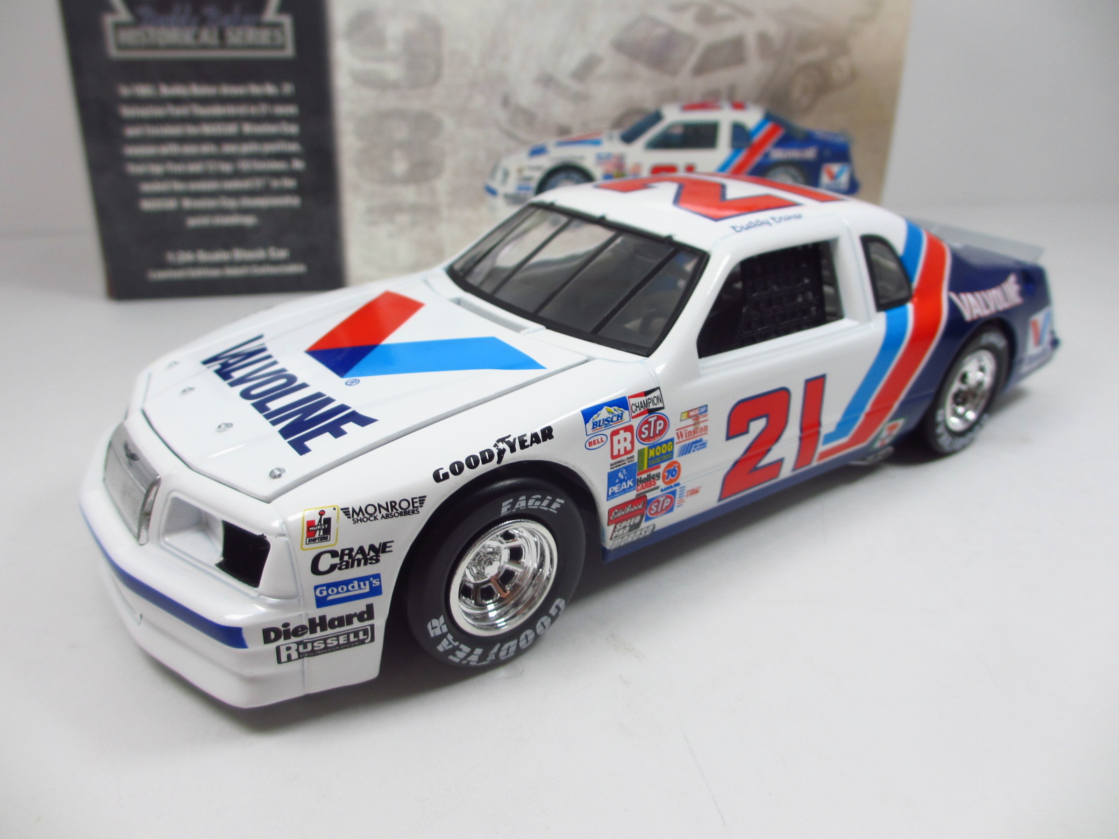 1/24 ACTION  #21  Buddy Baker 1983 Ford Thunderbird  Valvoline 24-49