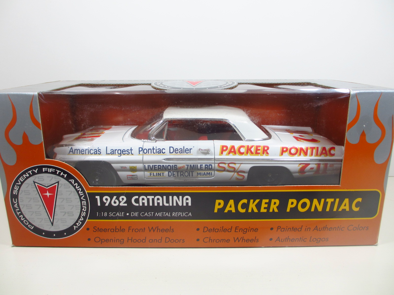 1/18  ERTL　Pontiac Catalina 　‘Packer Pontiac "　Drag　　18-158