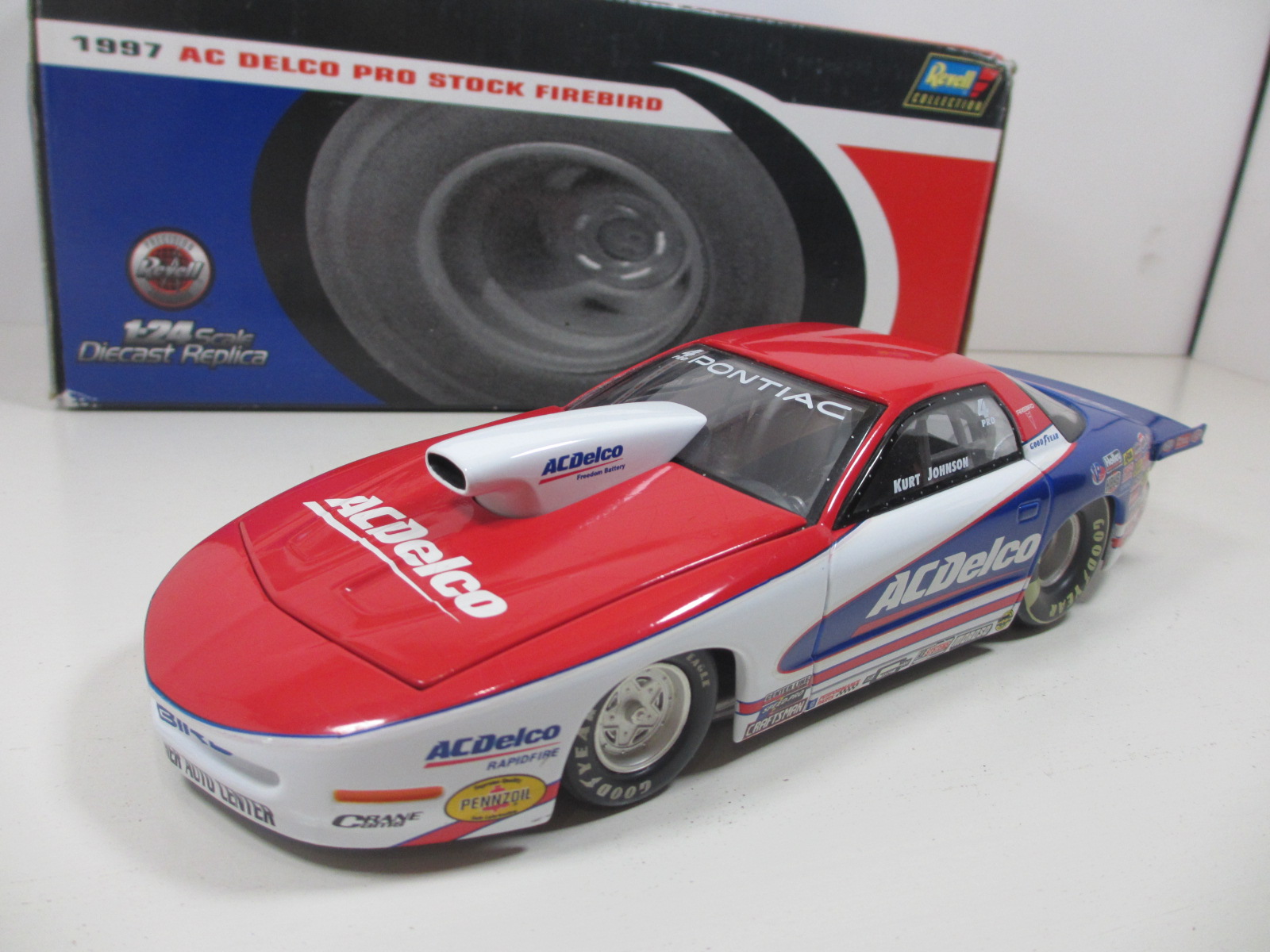 Revell　1/24　AC DELCO 1997 PONTIAC PRO STOCK　KURT JOHNSON　24-127