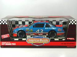 1/18  ERTL　 Richard Petty STP Pontiac　リチャード　ペディ　18-76