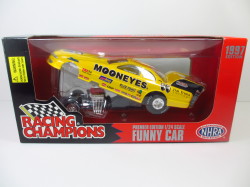 1/24　　Kenji Okazaki 　Jim Dunn "MOONEYES"　1997　Funny Car 　24-70