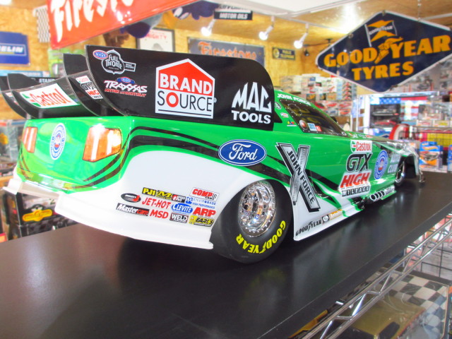1/8 Traxxas NHRA John Force Castrol GTX Funny Car