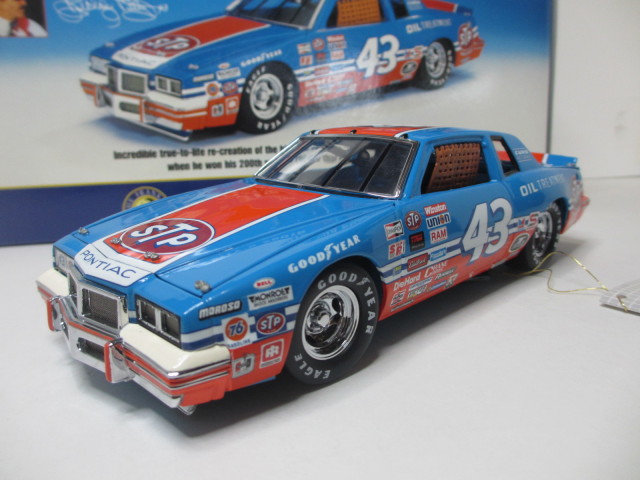 1/24 Franklin Mint STP Richard Petty 1984 Pontiac Grand Prix