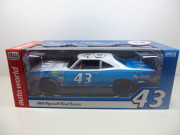 1/18  1968 Road Runner #43 Richard Petty　　リチャード・ペティ　18-144