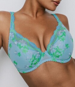 新色　プリマドンナ　PRIMA DONNA Cala Luna　トライアングルブラジャー