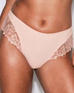 新色　プリマドンナ　PRIMA DONNA　Deauville　ラグジュアリータンガ（XS～3ＸＬ）