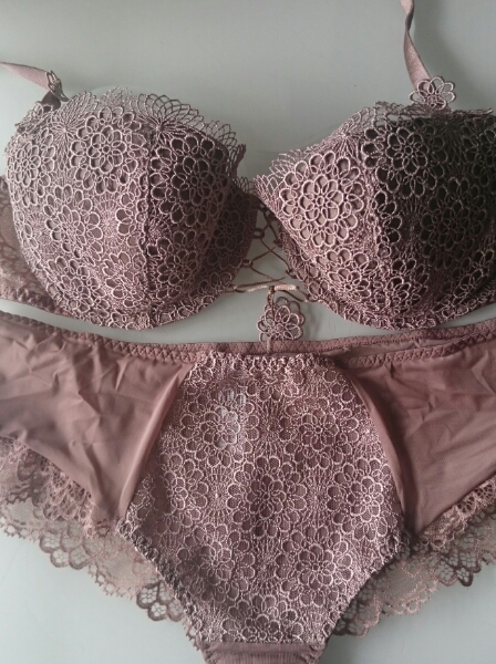 現品のみ　75Ｃ+Ｓ★Lejaby（レジャビー） Guipure
