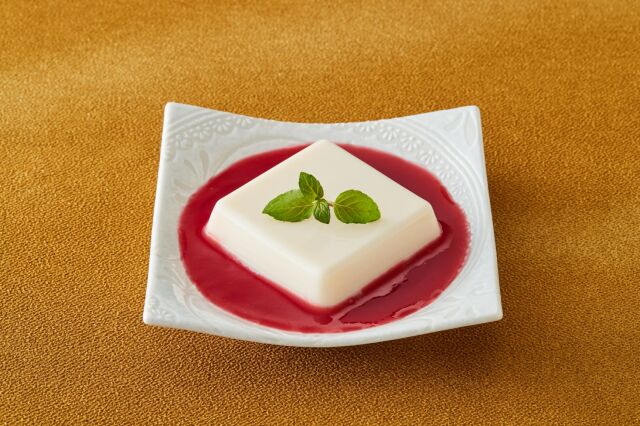 杏仁豆腐山桃ソース
