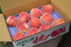 桃　３Kg　11玉
