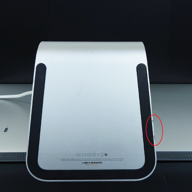  Apple、27インチLEDシネマディスプレイを発表