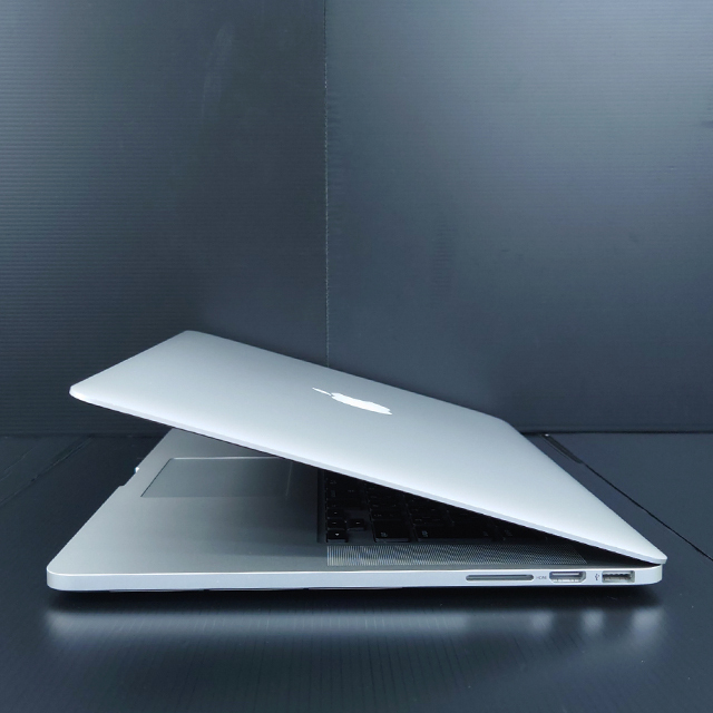 現品撮影 Apple MacBook Pro (Retina, 15-inch, Early 2013) A1398 