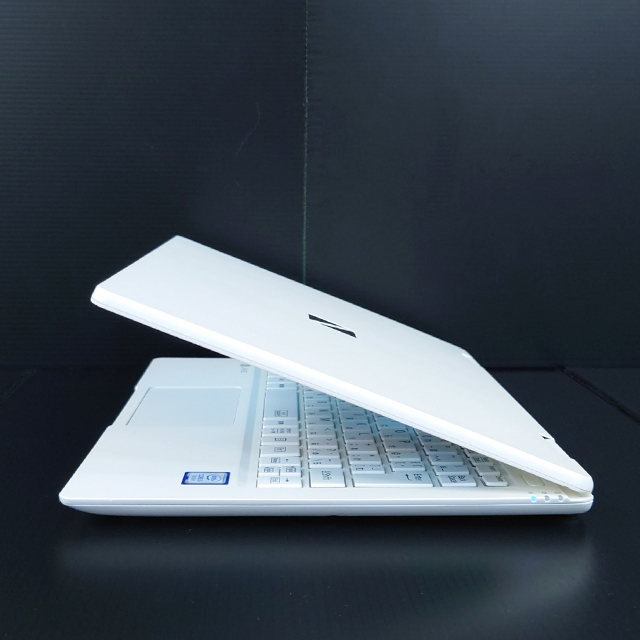 ノートパソコン NEC LaVie Windows10 CPU i5 SSD300GB メモリ8GB