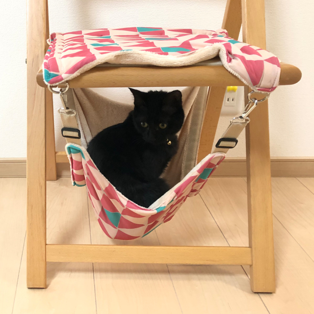 猫 キャットハンモック 温冷リバーシブル生地 東洋ケース 使用イメージ